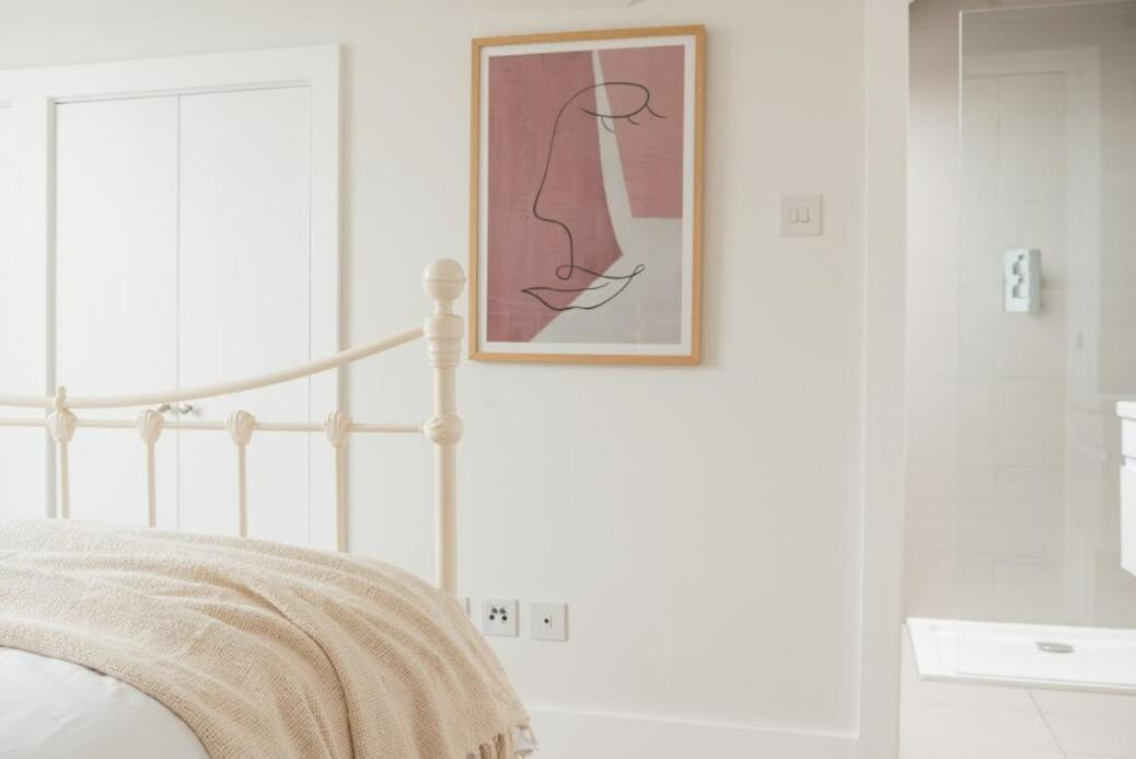Apartment Contemporary 2 Bed Loft Honor Oak, *
