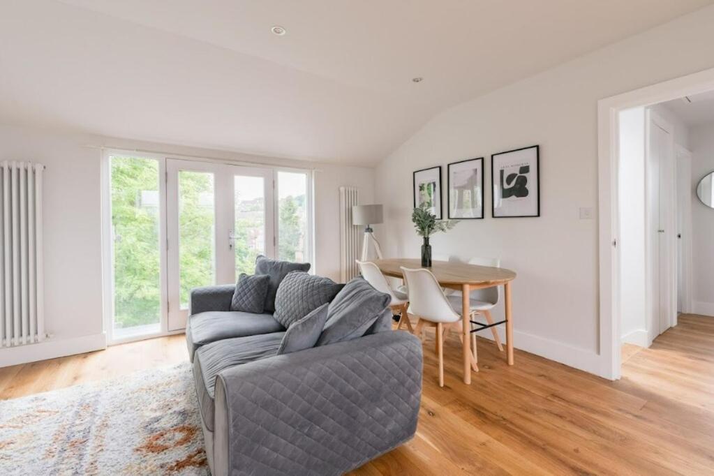 Contemporary 2 Bed Loft Honor Oak, * London