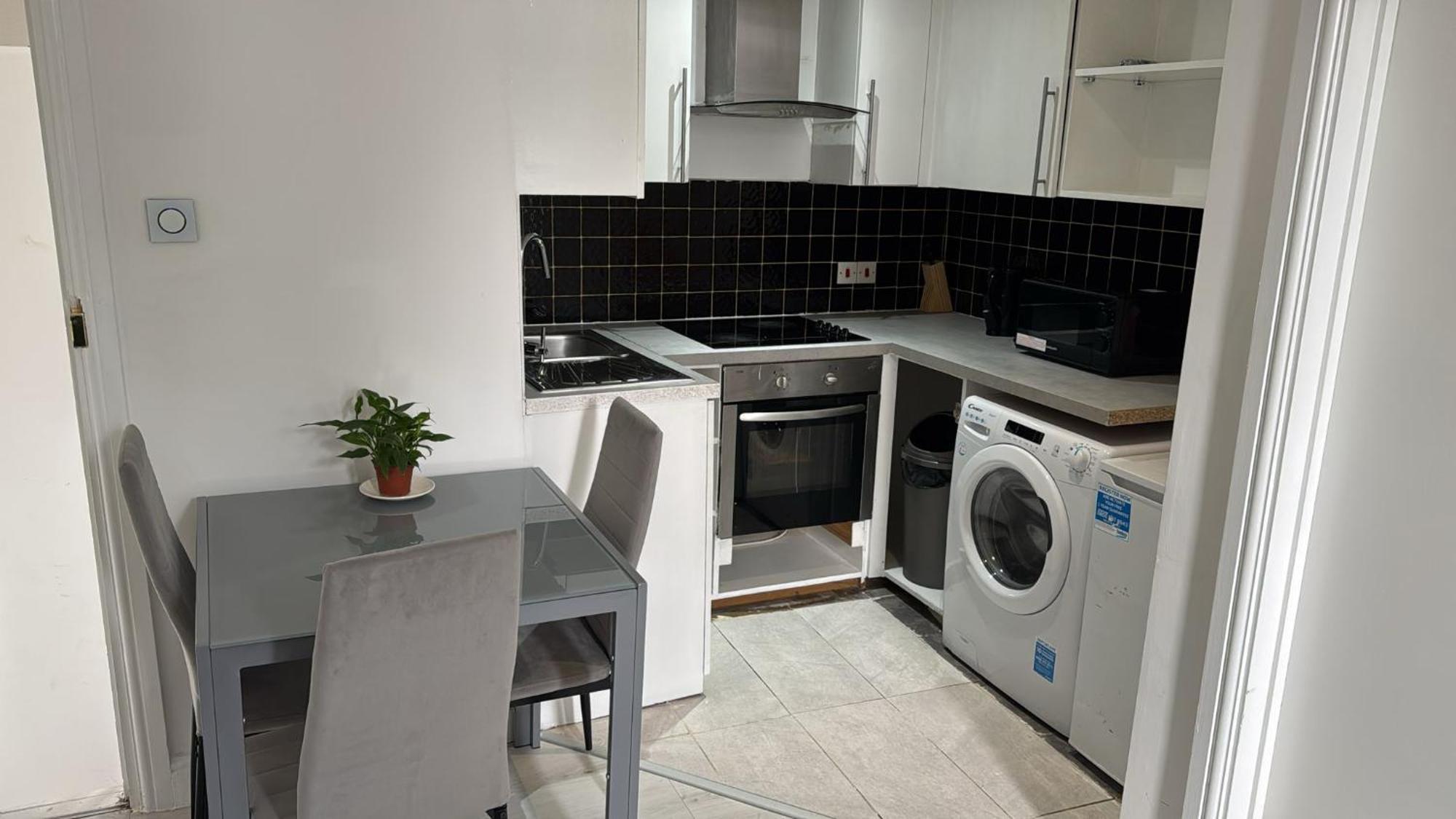 One Bedroom Flat 2nd Floor Victoria Apartment