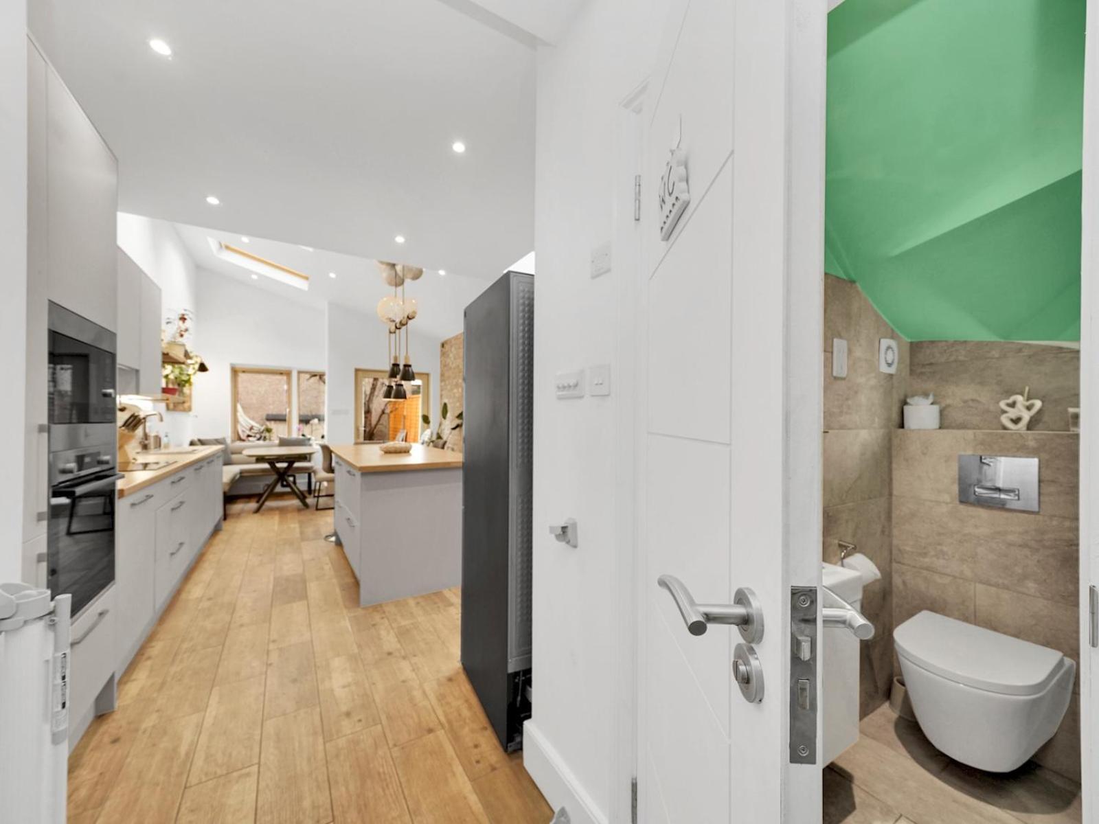 Pass The Keys Family W Beautiful Renovated Kitchen * London