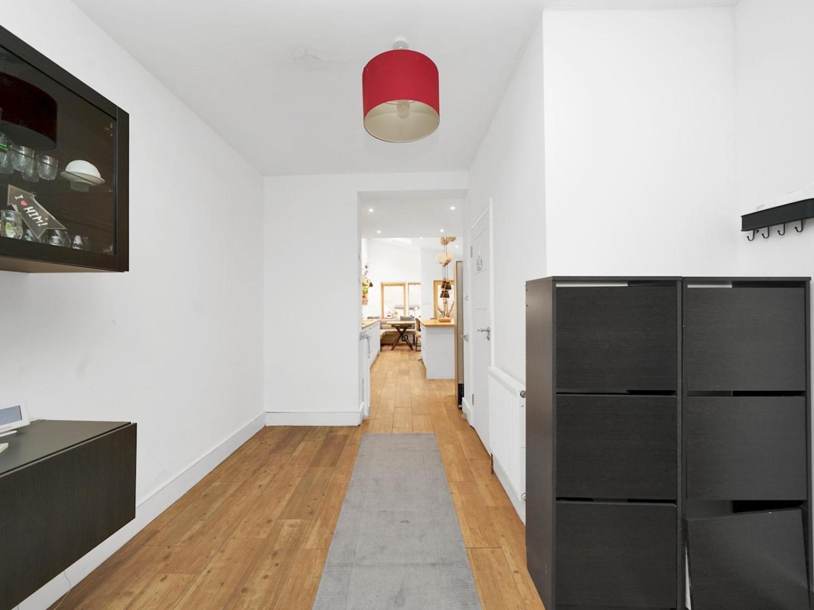 Pass The Keys Family W Beautiful Renovated Kitchen * London