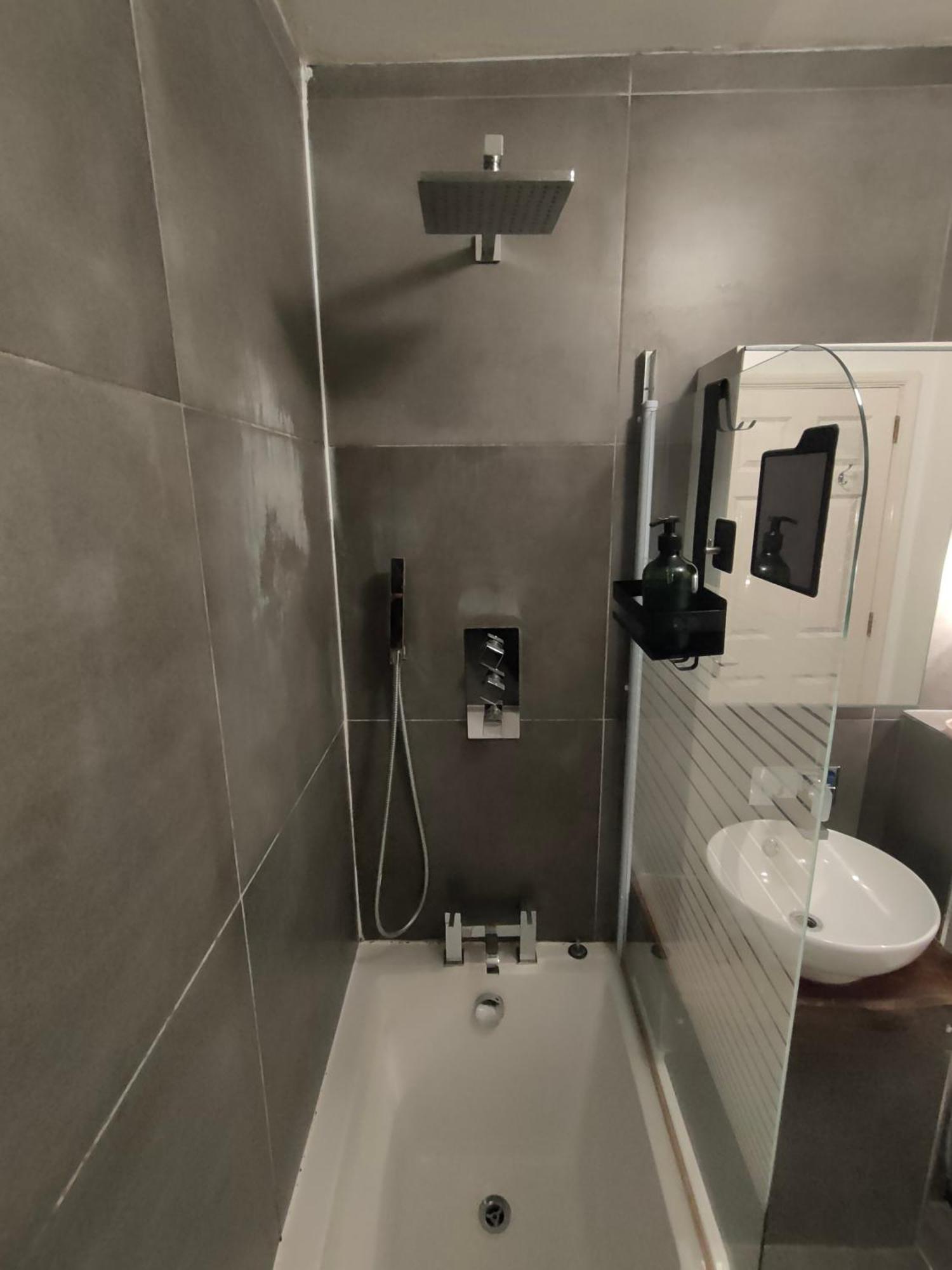 Free Parking 4 Beds Flat 15 Min Train To Victoria Bridge St Paul Cathedral * London