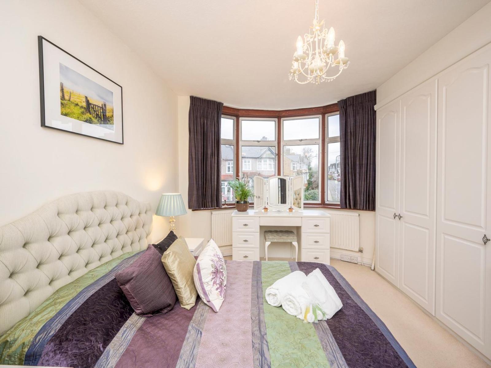 Spacious 3bedroom House Near Crystal Palace Pass The Keys Holiday home