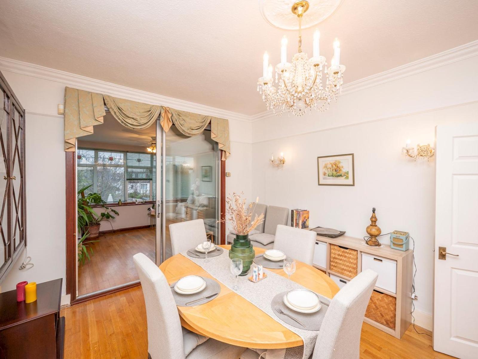 Holiday home Spacious 3bedroom House Near Crystal Palace Pass The Keys
