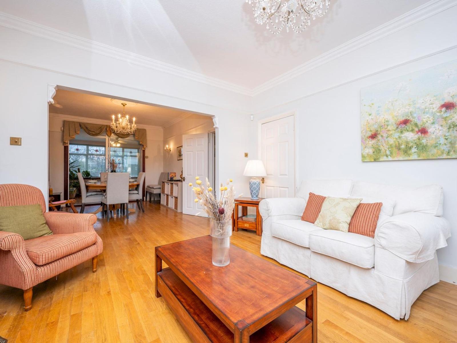 Spacious 3bedroom House Near Crystal Palace Pass The Keys Holiday home