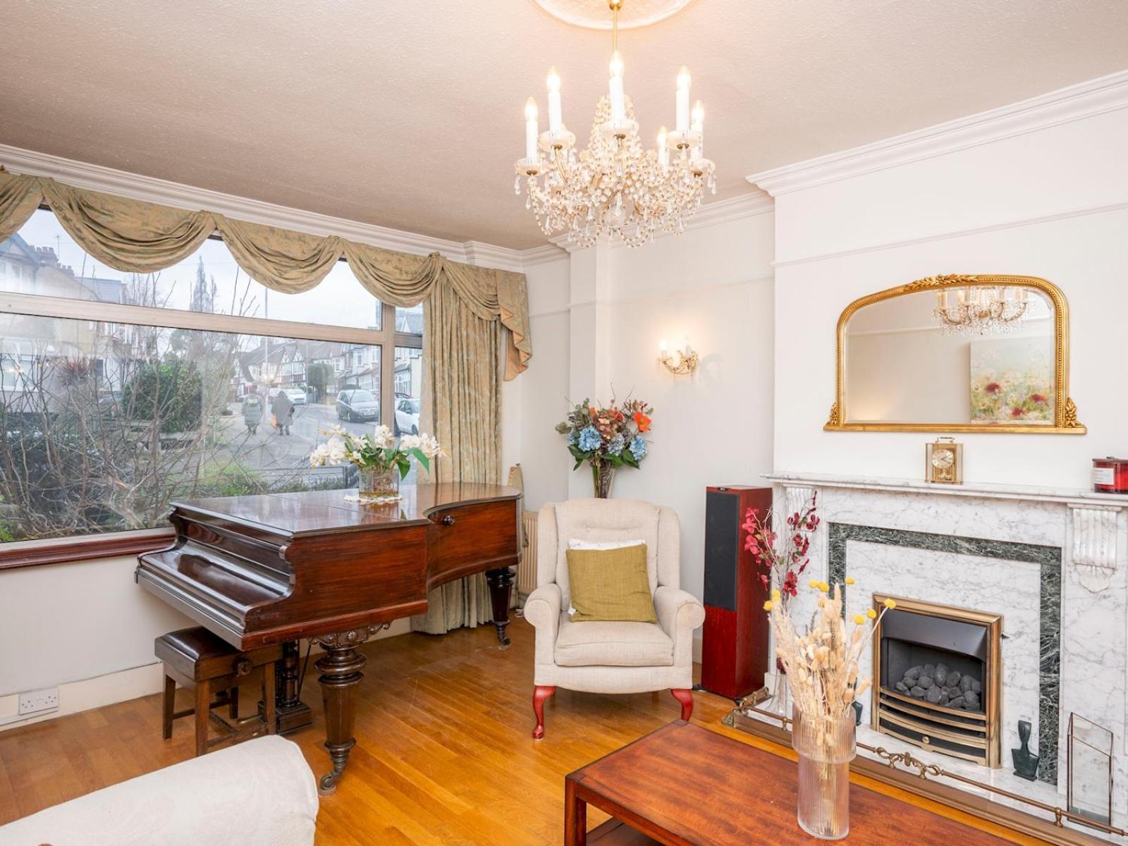 Holiday home Spacious 3bedroom House Near Crystal Palace Pass The Keys London