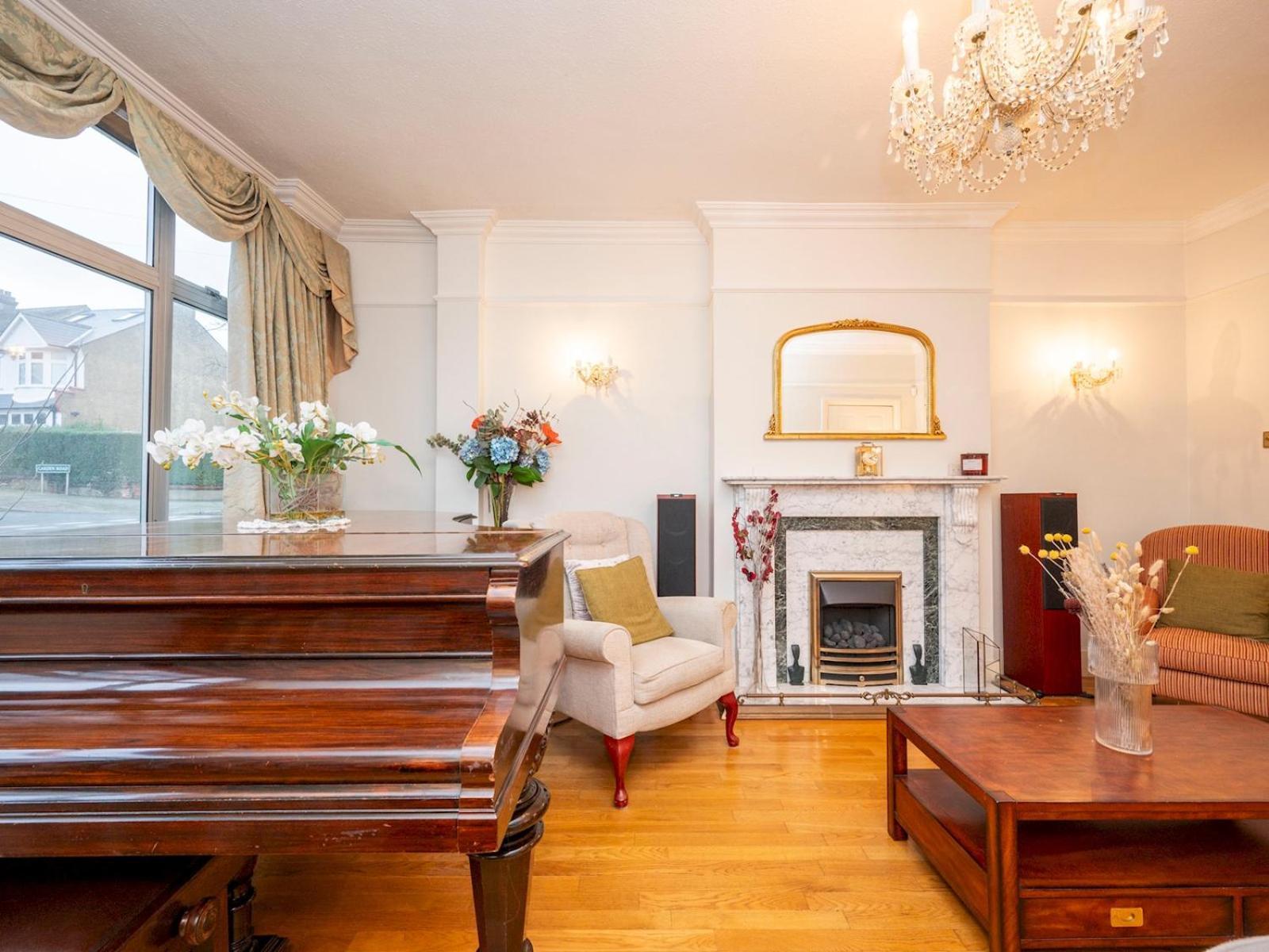 Spacious 3bedroom House Near Crystal Palace Pass The Keys Holiday home London