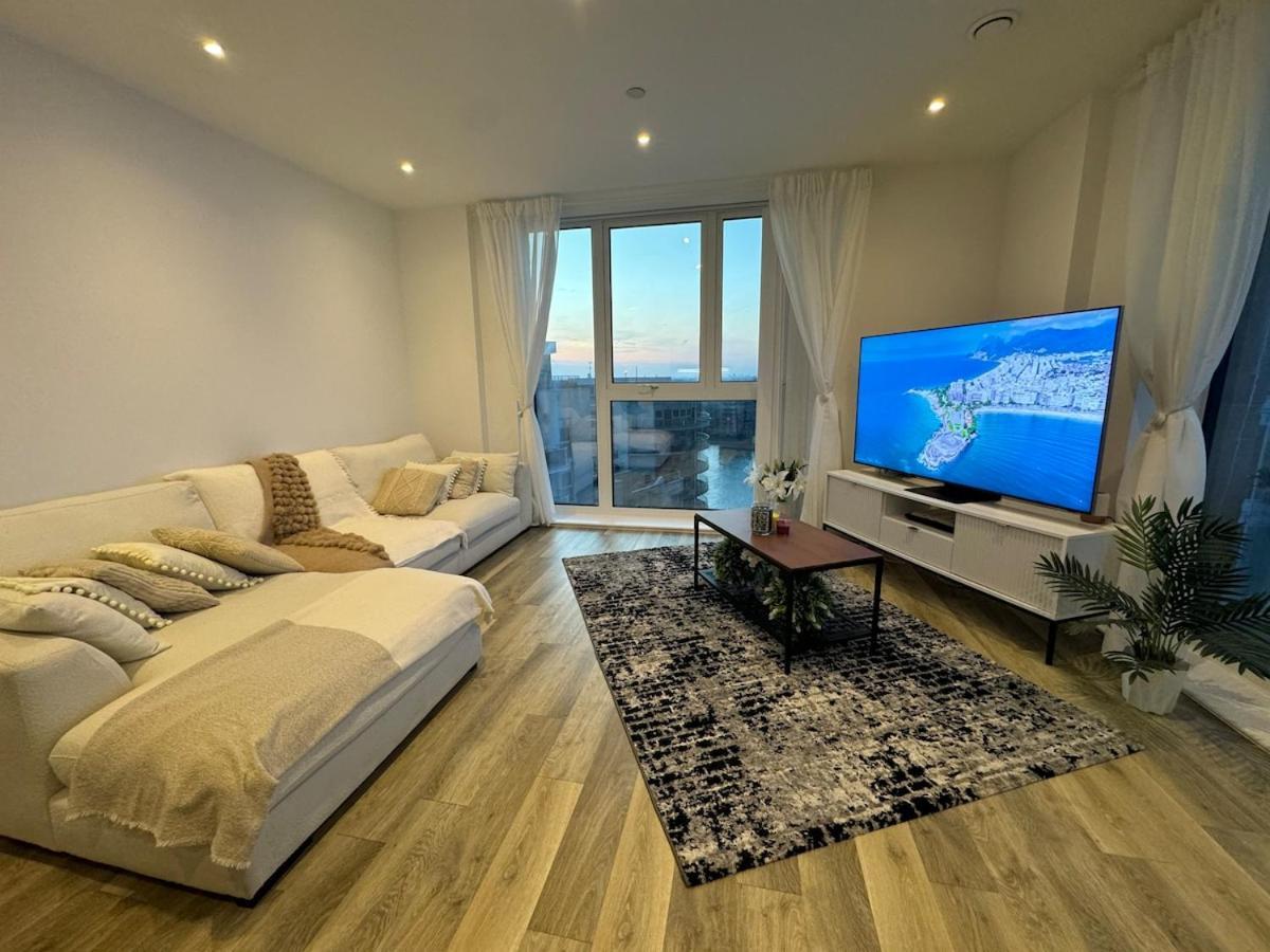 Stunning Luxury 2 Bedroom Apartamento *