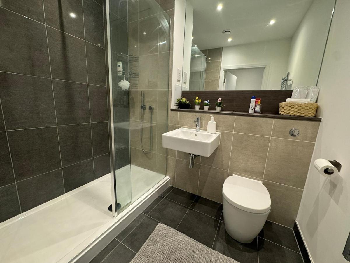 Stunning Luxury 2 Bedroom Apartamento *