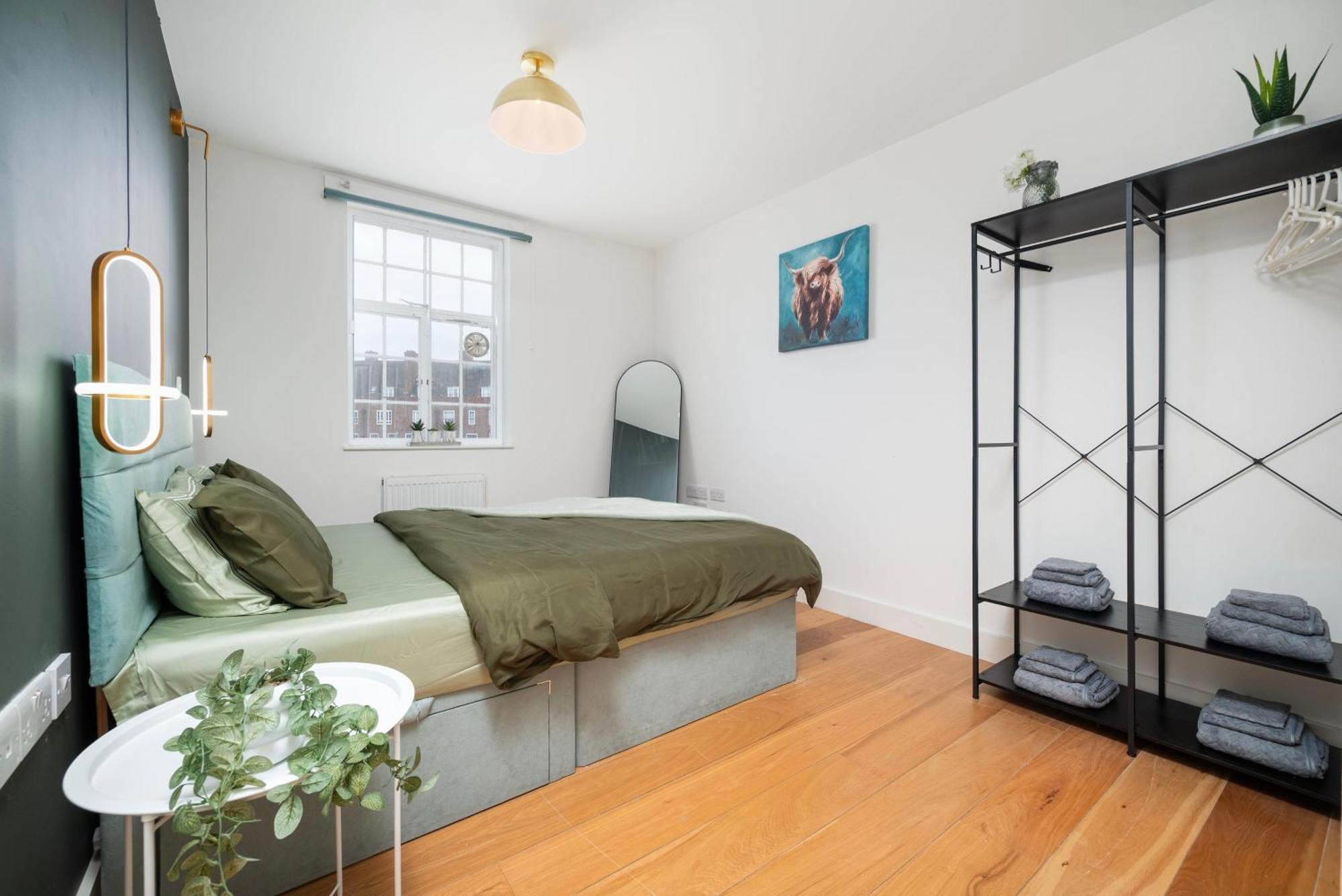 Stylish 2 Bed In Heart Of Stockwell, Free Wifi 12 Mins To Oxford Circus & Kings Cross Apartment *