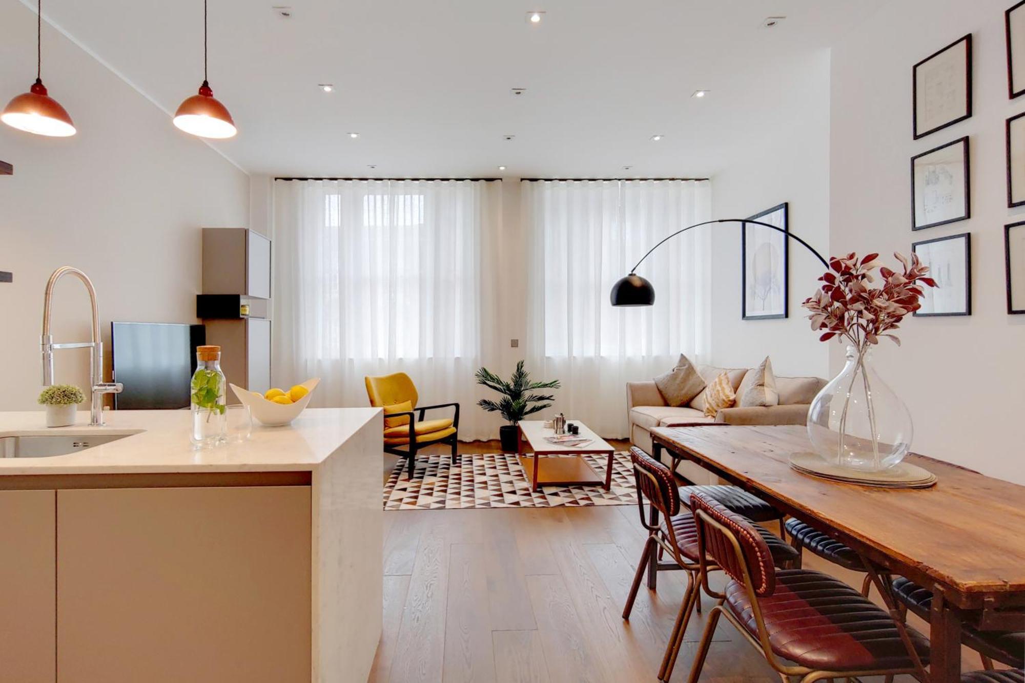The Borough Collection Near Bridge And Borough Market * London