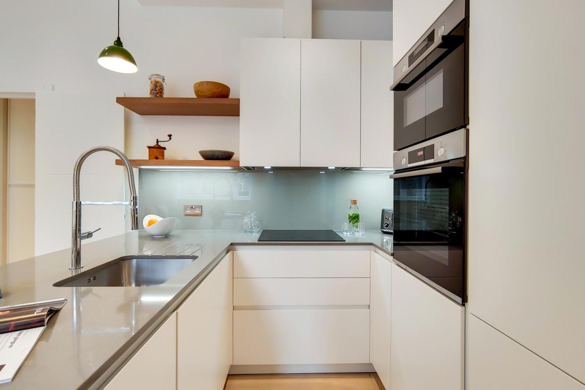 The Borough Collection Near Bridge And Borough Market * London