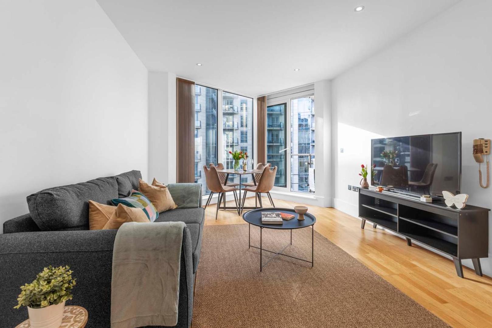 Elegant Thames-view 2-bed Haven Gym & Balcony Londres