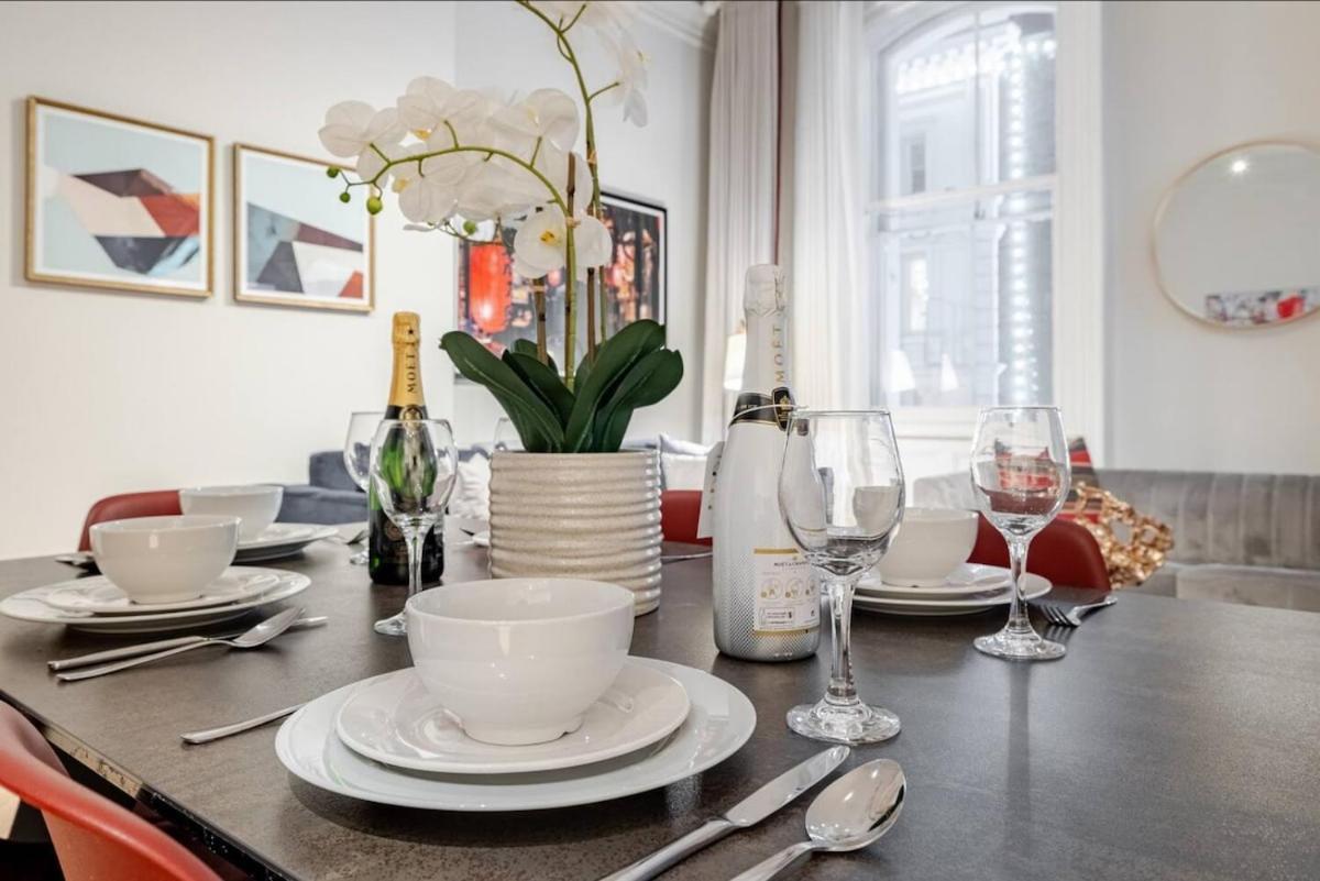 Luxurious 3 Bed Covent Garden Penthouse London