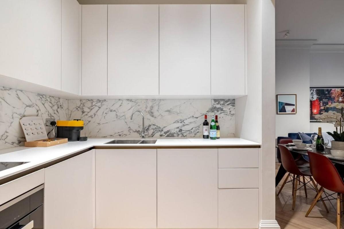 Luxurious 3 Bed Covent Garden Penthouse Apartment