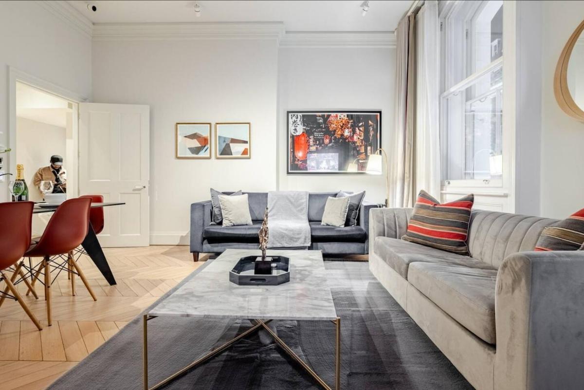 Luxurious 3 Bed Covent Garden Penthouse Apartment *