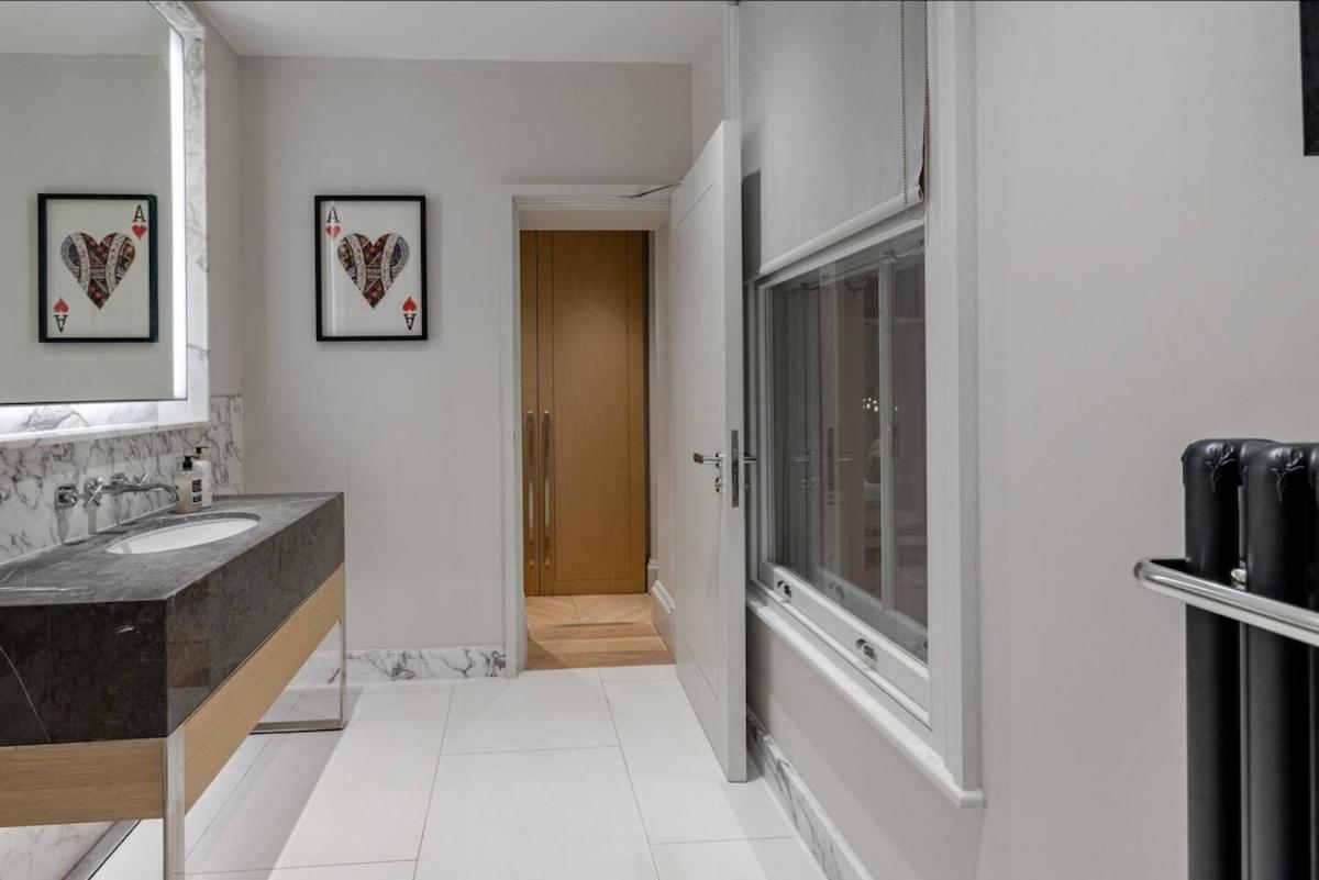 Apartment Luxurious 3 Bed Covent Garden Penthouse *