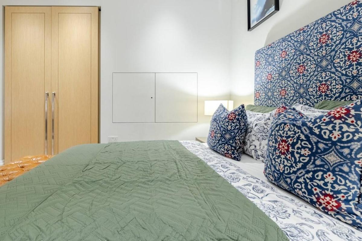 Luxurious 3 Bed Covent Garden Penthouse * London