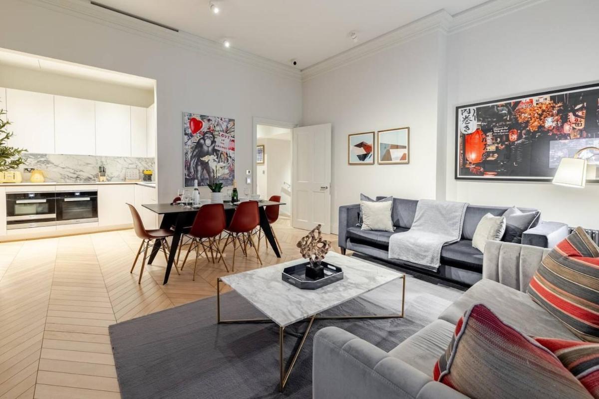 Luxurious 3 Bed Covent Garden Penthouse Apartment *