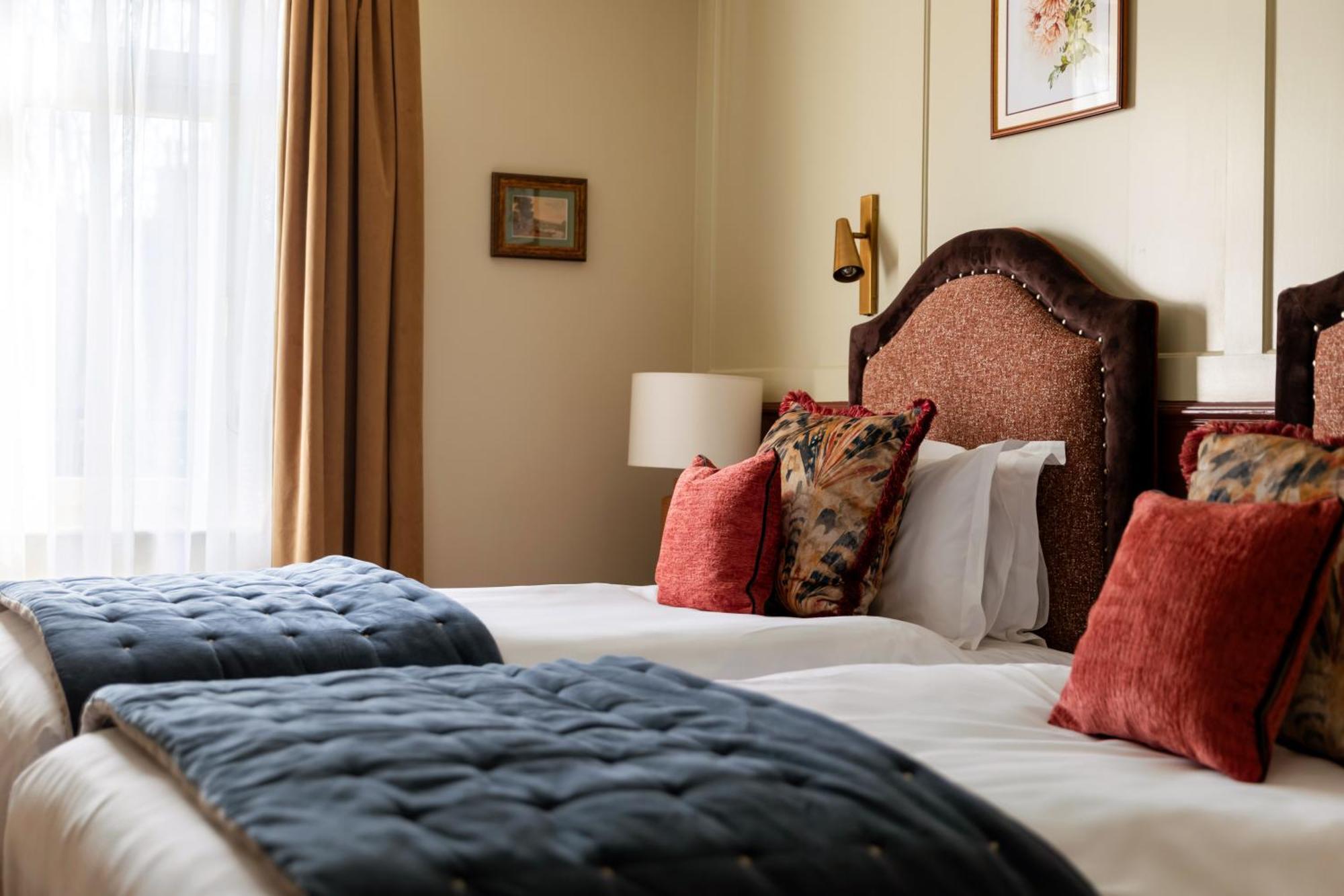 Coach & Horses Hotel 3*