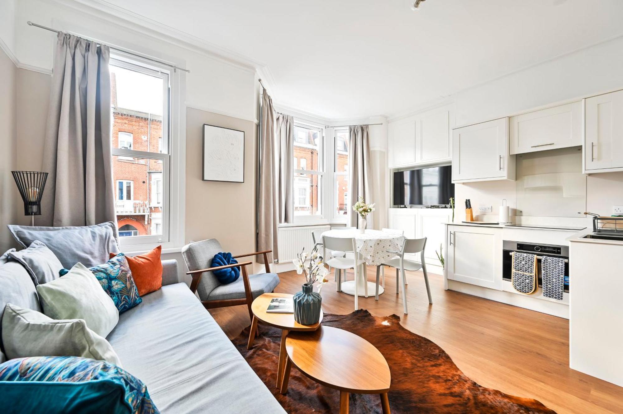 Spacious Bright 2-3 Bed Flat In Fulham By The Thames London