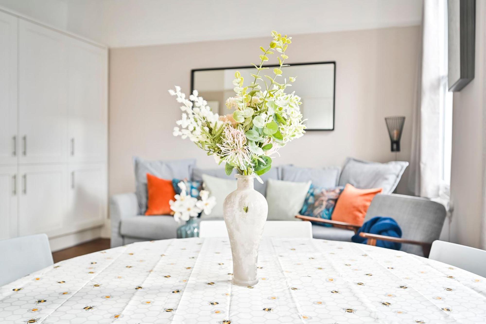 Apartment Spacious Bright 2-3 Bed Flat In Fulham By The Thames *