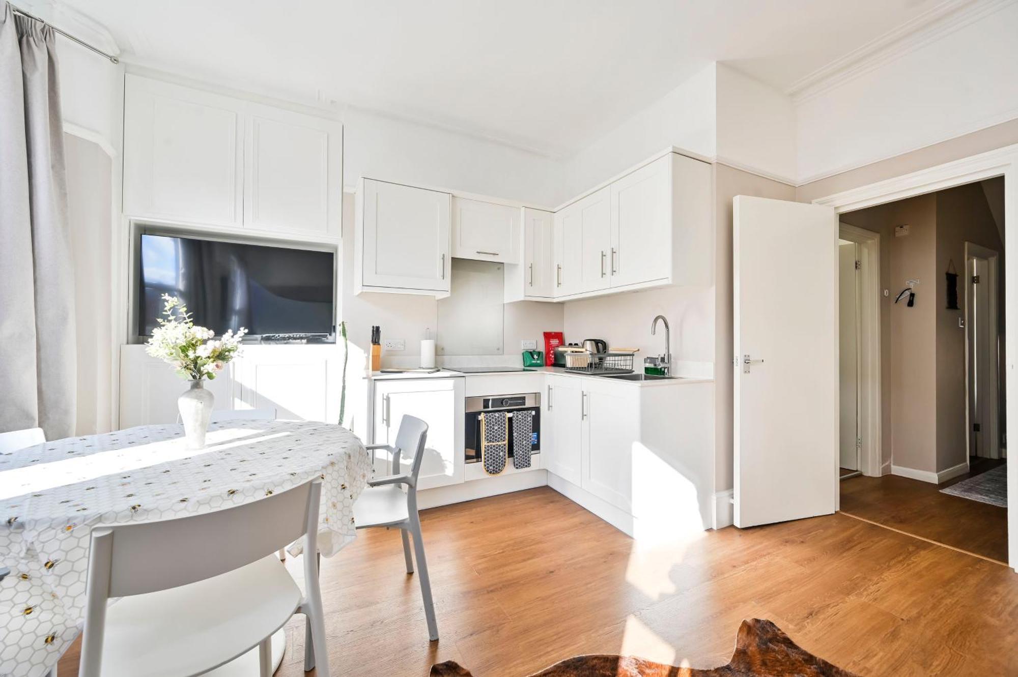 Spacious Bright 2-3 Bed Flat In Fulham By The Thames Apartment London