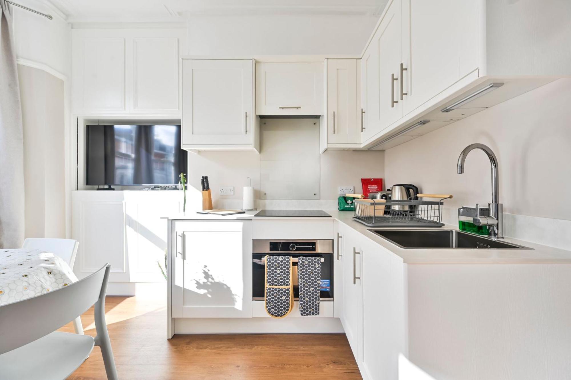 Spacious Bright 2-3 Bed Flat In Fulham By The Thames Apartment
