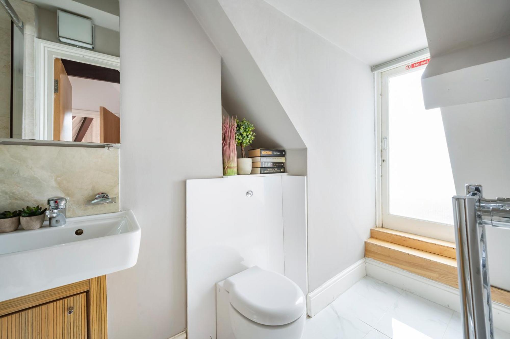 Sunny Loft In Center Of * London