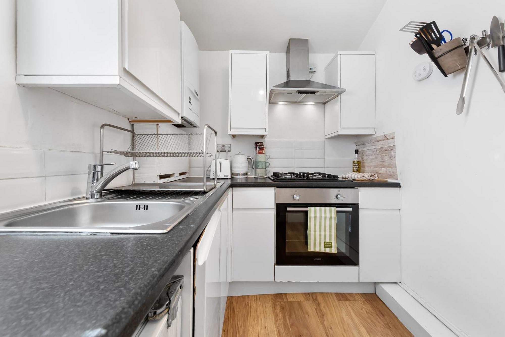 Big Ben, 10 Mins To Bridge, 5 Min Croydon, 30 Min Airport Apartment London