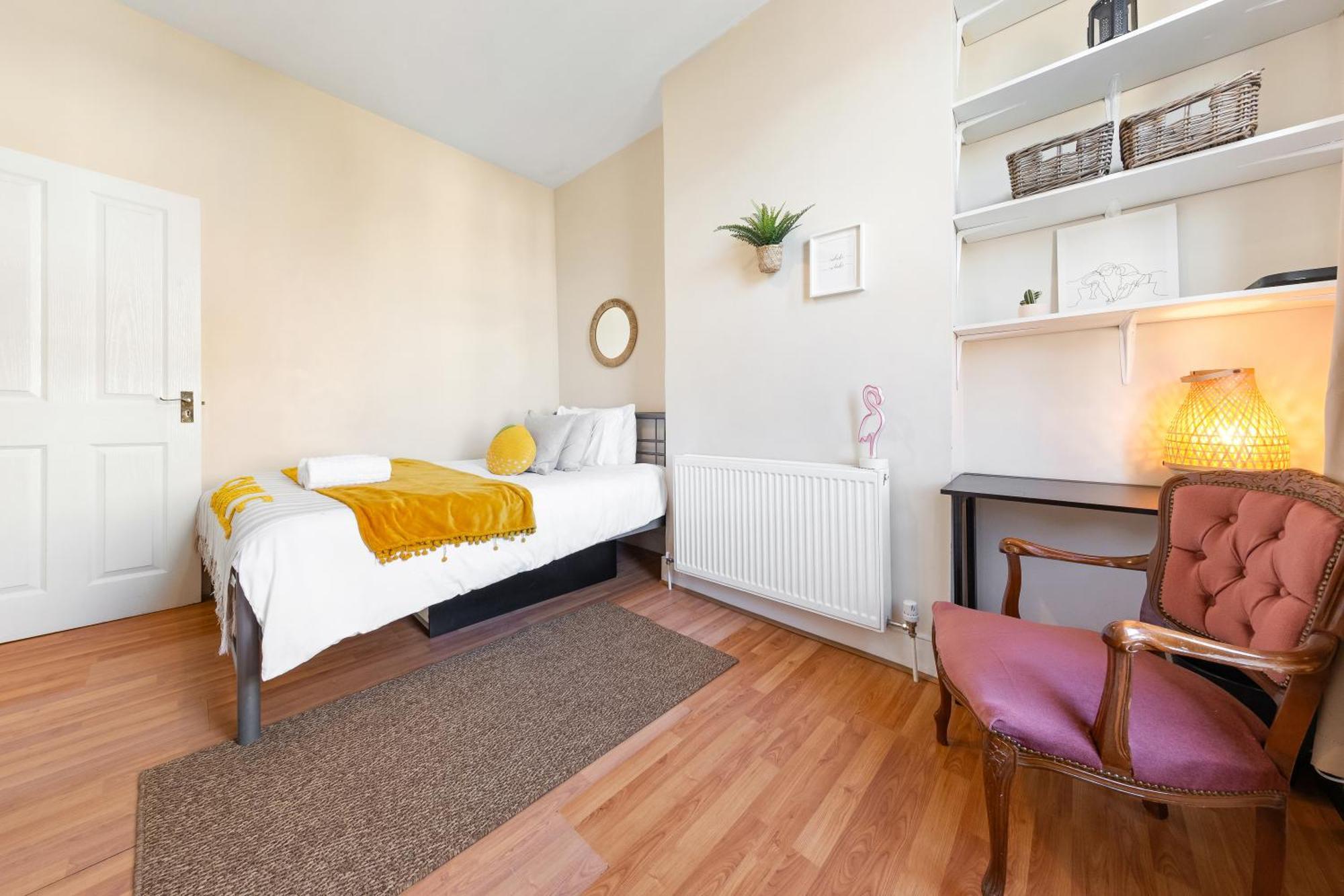 Big Ben, 10 Mins To Bridge, 5 Min Croydon, 30 Min Airport Apartment *