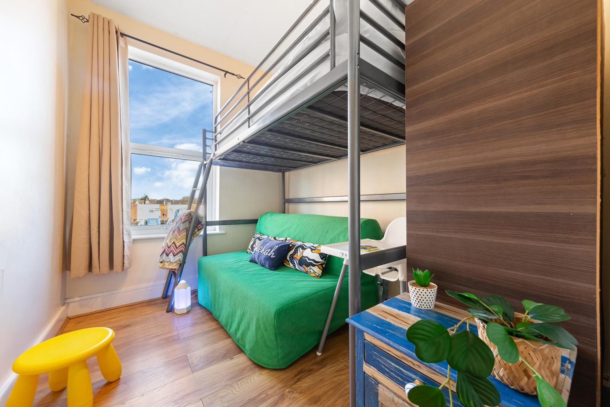 Big Ben, 10 Mins To Bridge, 5 Min Croydon, 30 Min Airport * London