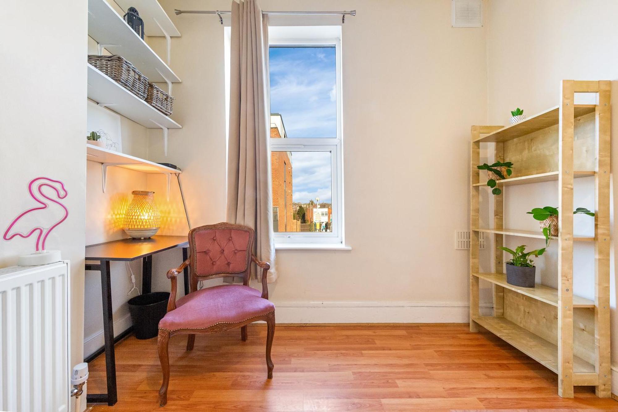 Big Ben, 10 Mins To Bridge, 5 Min Croydon, 30 Min Airport Apartment