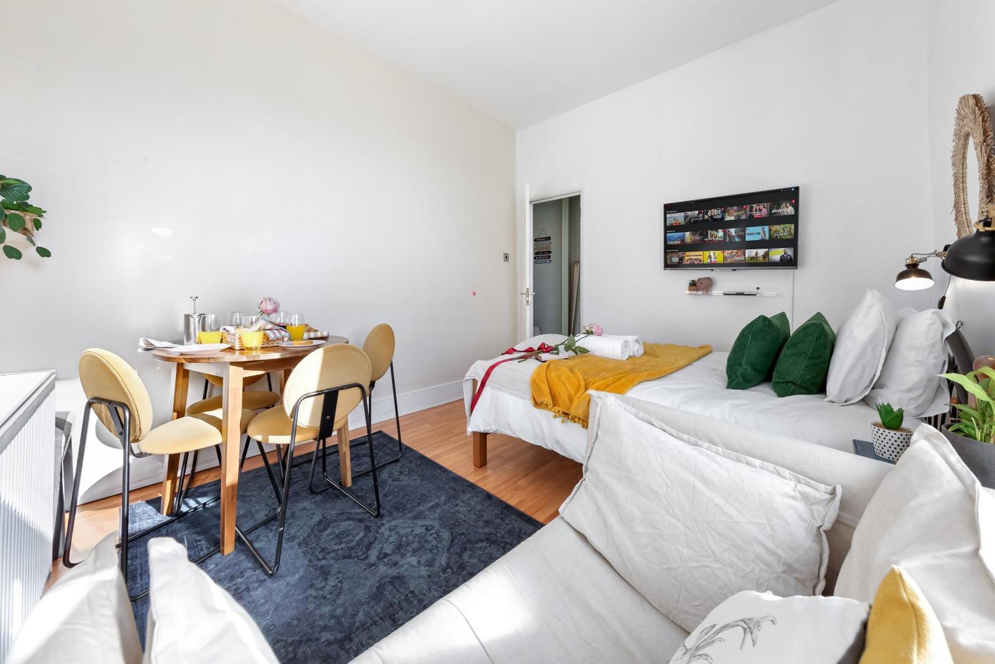 Big Ben, 10 Mins To Bridge, 5 Min Croydon, 30 Min Airport Apartment *