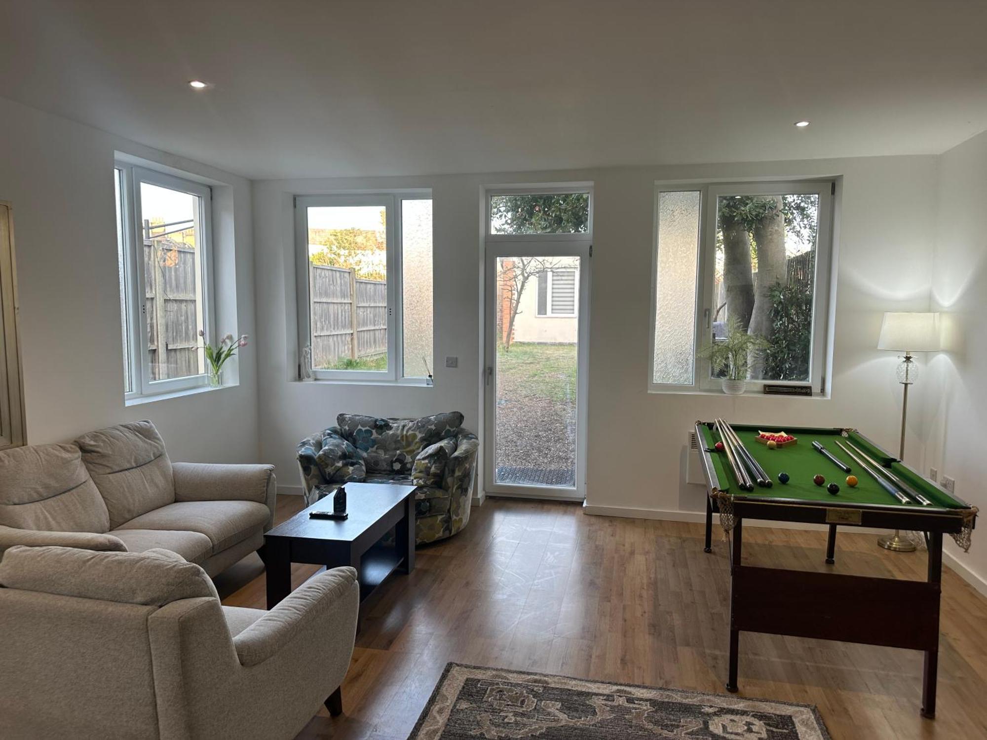 North Spacious: 7-bedroom Group Retreat With Gym *