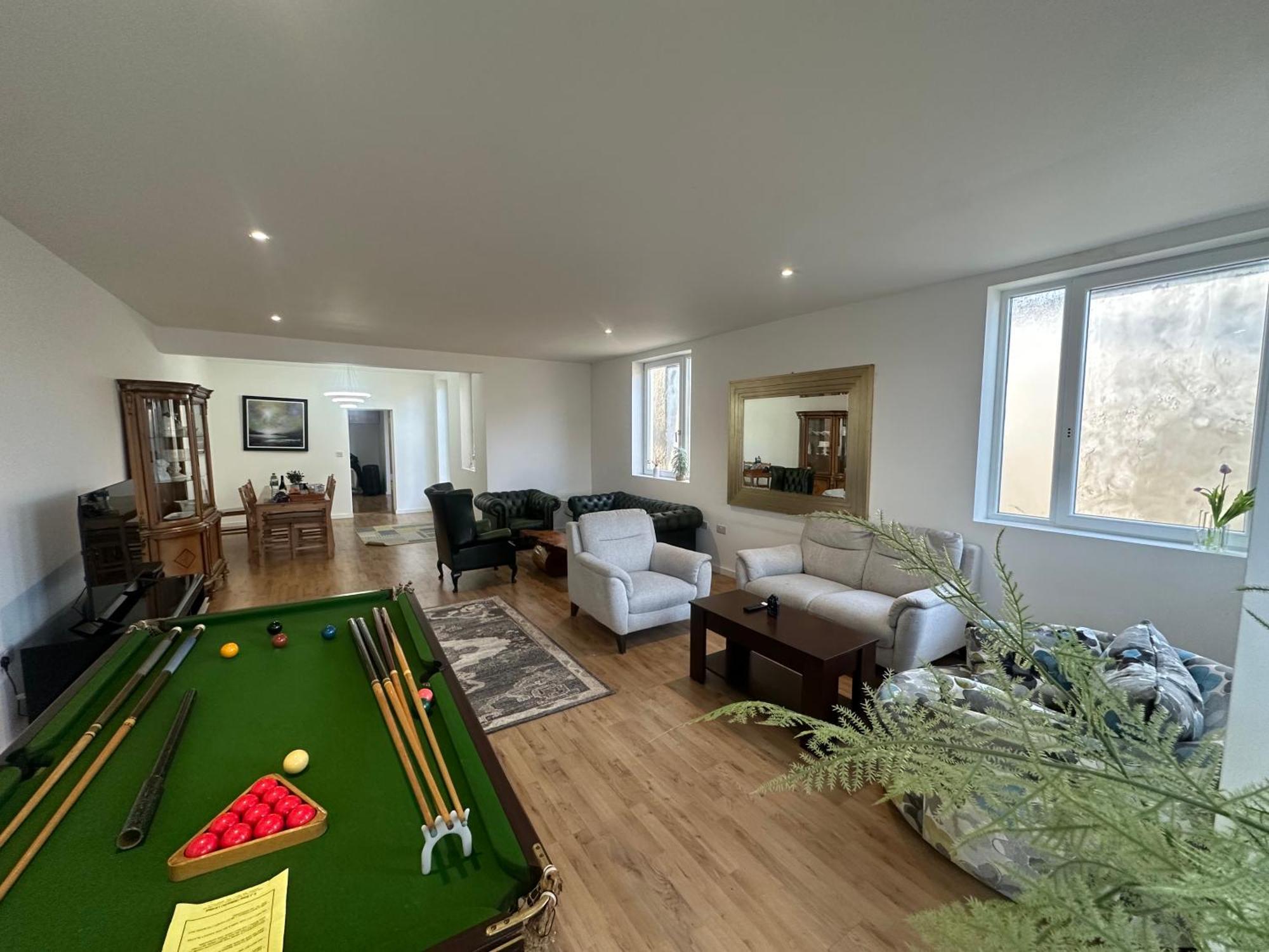North Spacious: 7-bedroom Group Retreat With Gym Holiday home