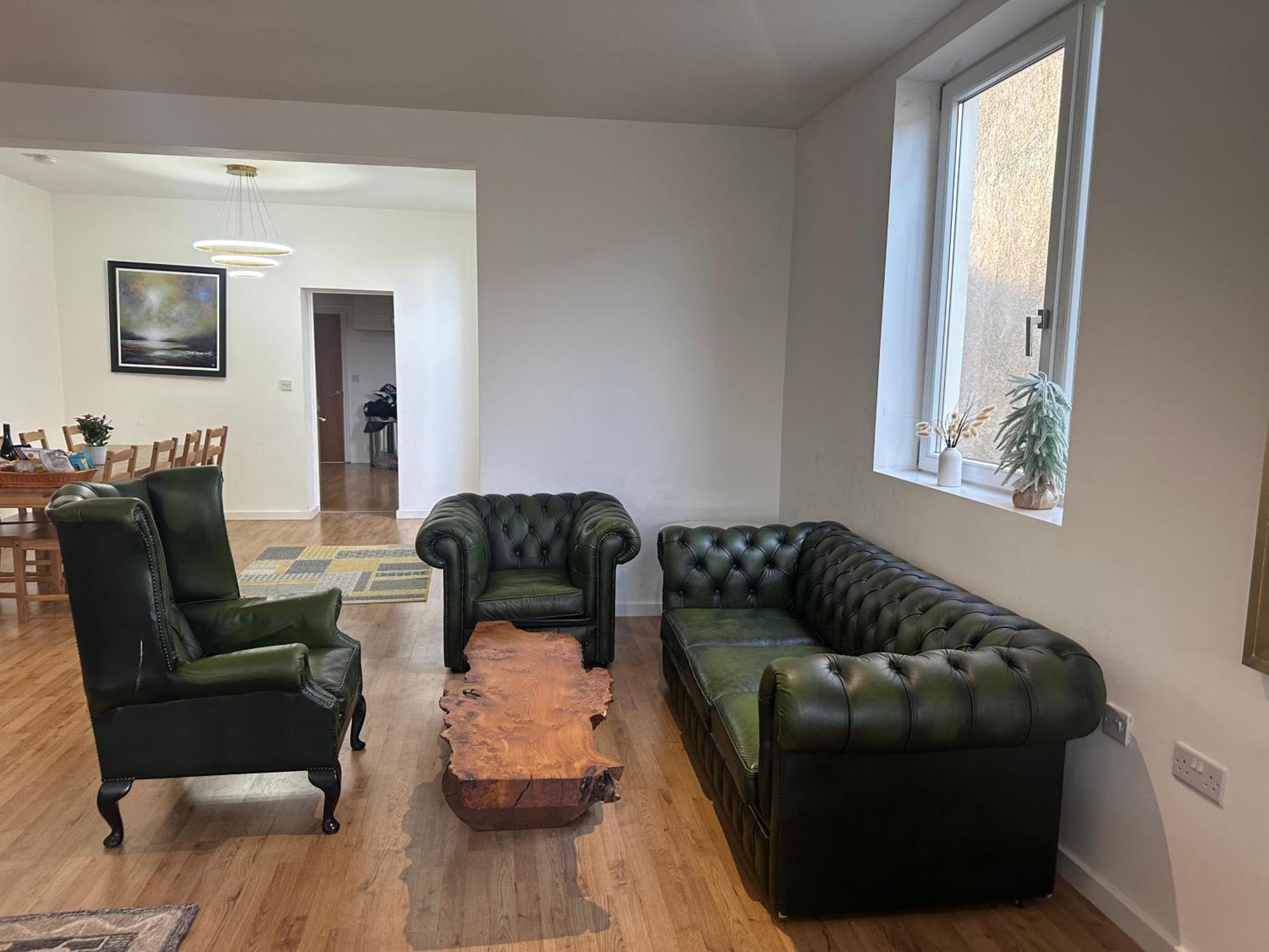 North Spacious: 7-bedroom Group Retreat With Gym * London