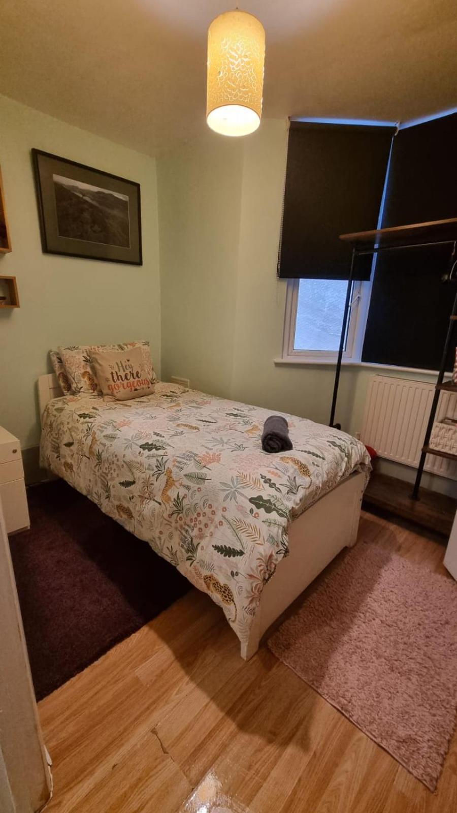 Private Single Guest Sleep Guest house London