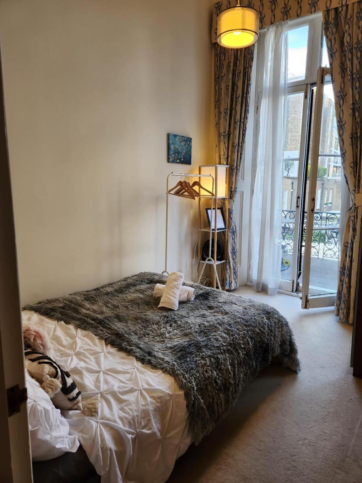 Cosy High-ceiling Victorian Flat With Balcony - 2mins To Hyde Park, Kensington Palace, Nottinghill, High Street Kensington,2br 2baths * Londres