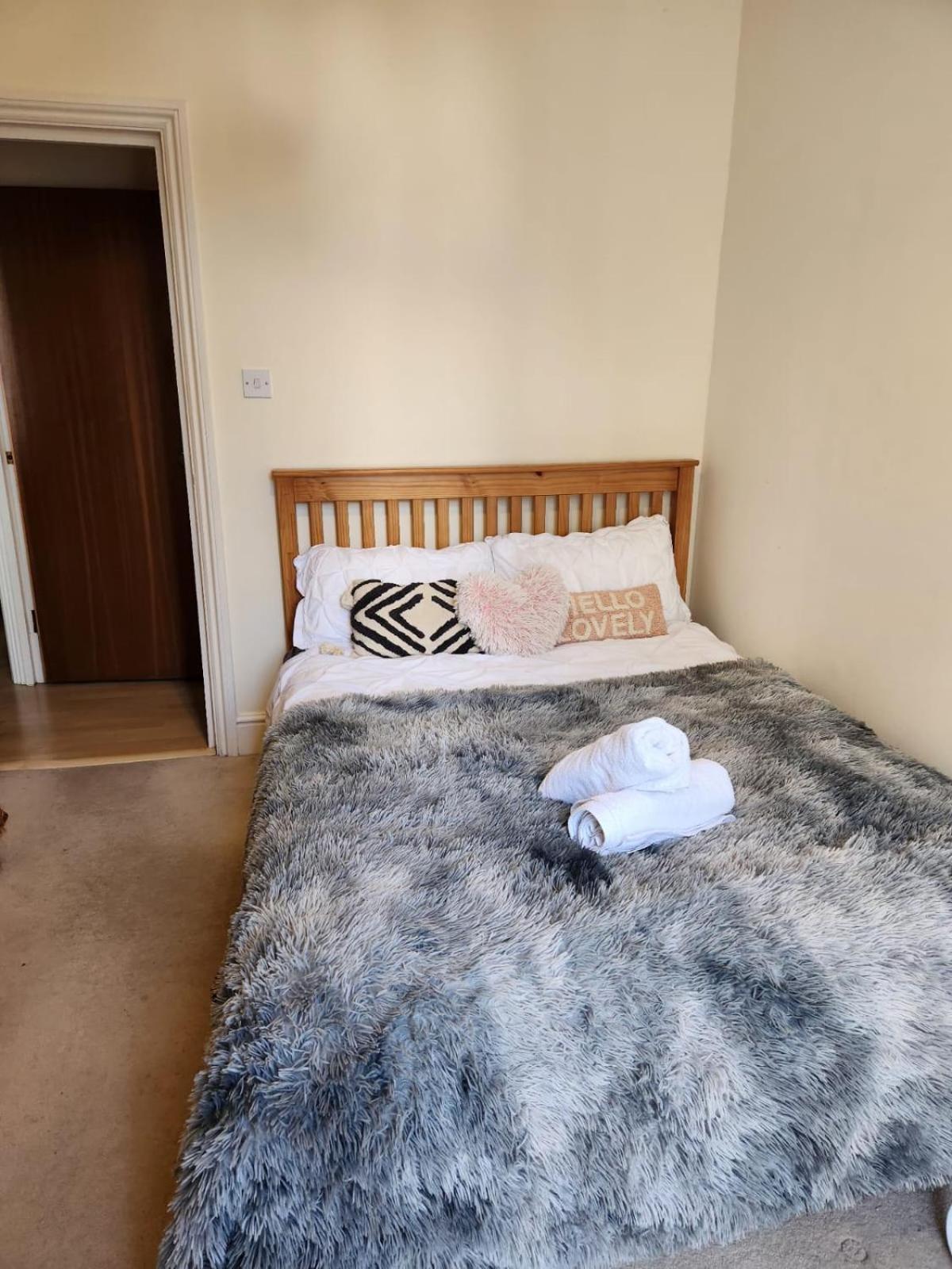 Apartment Cosy High-ceiling Victorian Flat With Balcony - 2mins To Hyde Park, Kensington Palace, Nottinghill, High Street Kensington,2br 2baths London