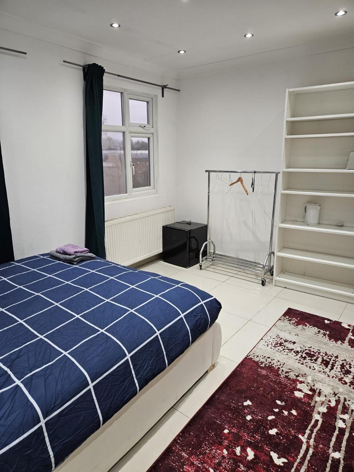 Guest house Private Direct Travel Heathrow & Ldn London