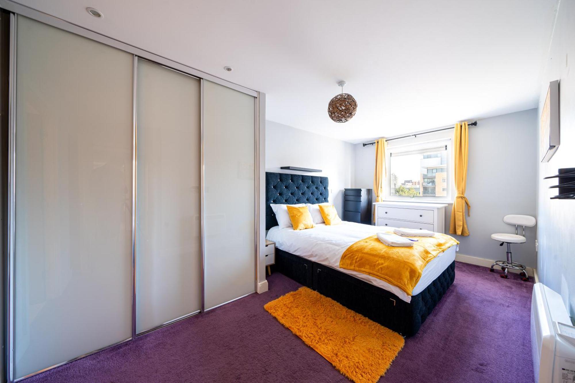 Chic Lakeside W Free Parking Near Excel * London