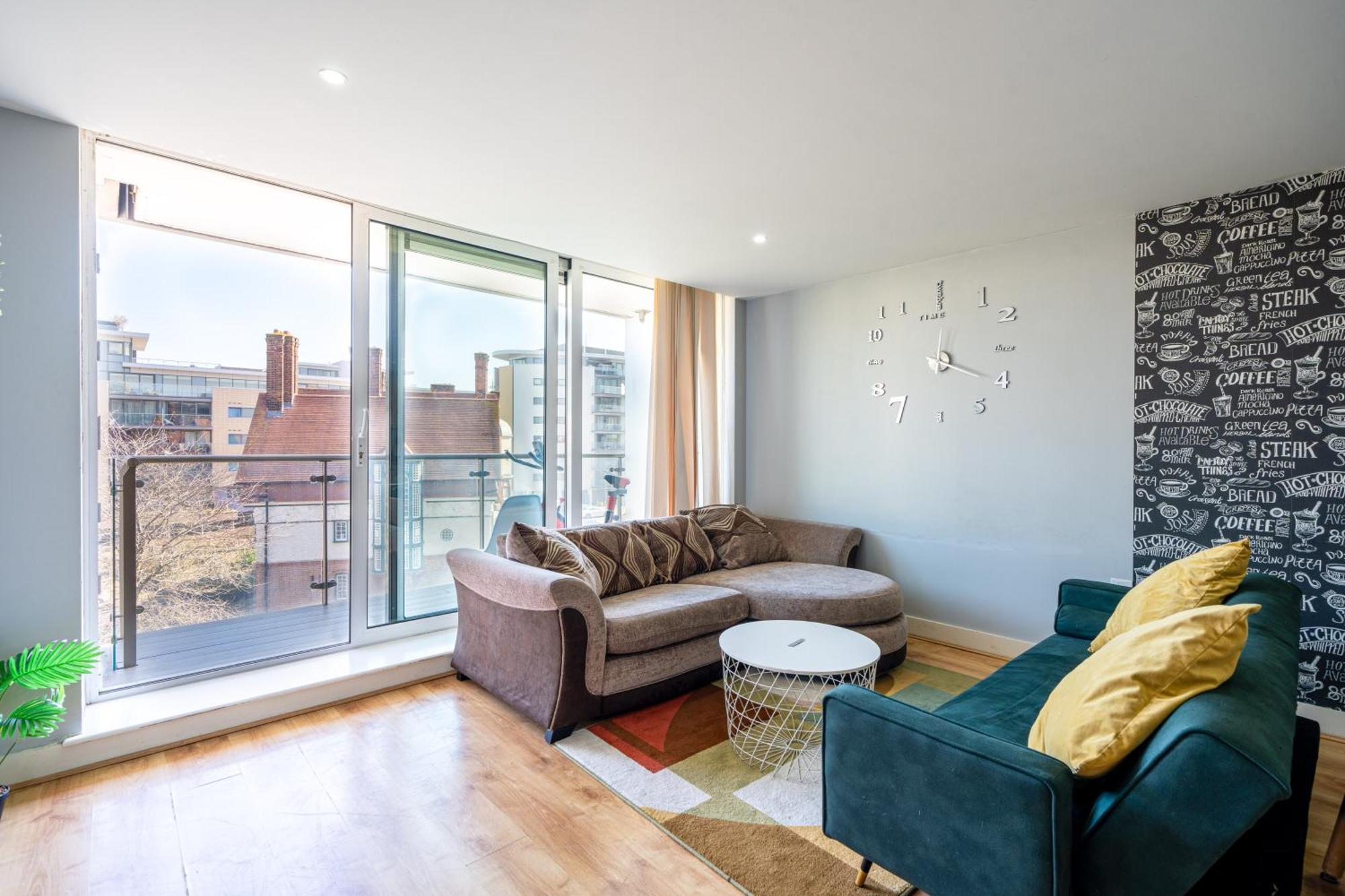 Apartment Chic Lakeside W Free Parking Near Excel *
