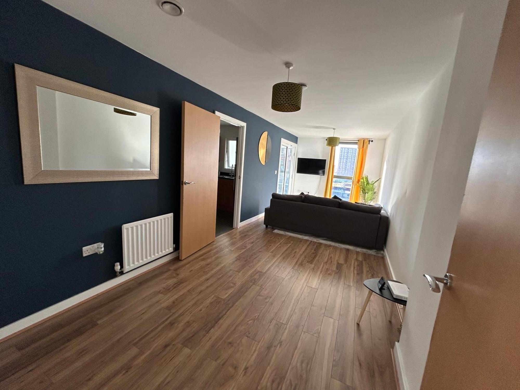 Stylish & Spacious 2-bed In Hale Village - Perfect For Your Stay! * London