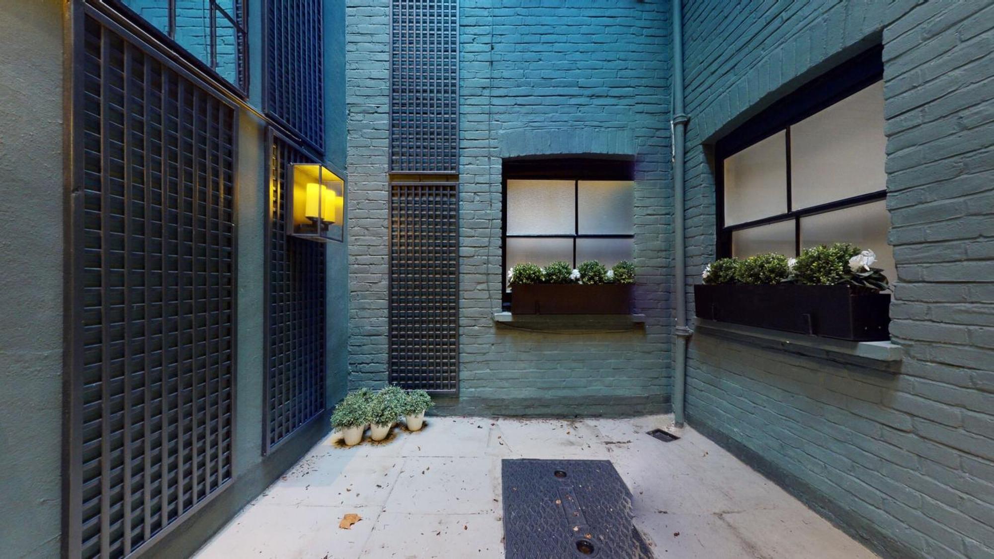 37 Cadogan Place Exquisite Maisonette Holiday home *