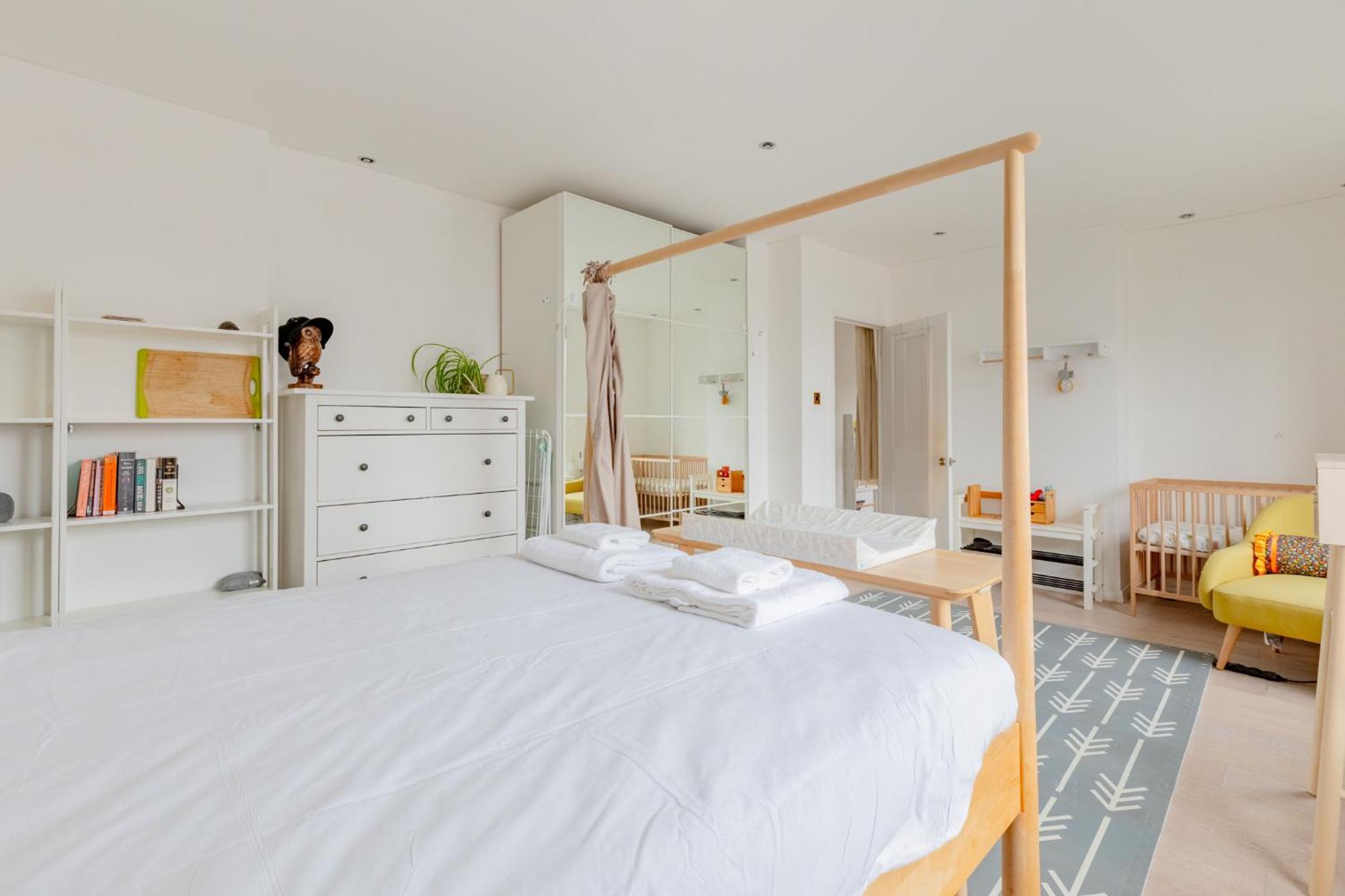 Bright Well Located 2bd Flat South East Apartment London