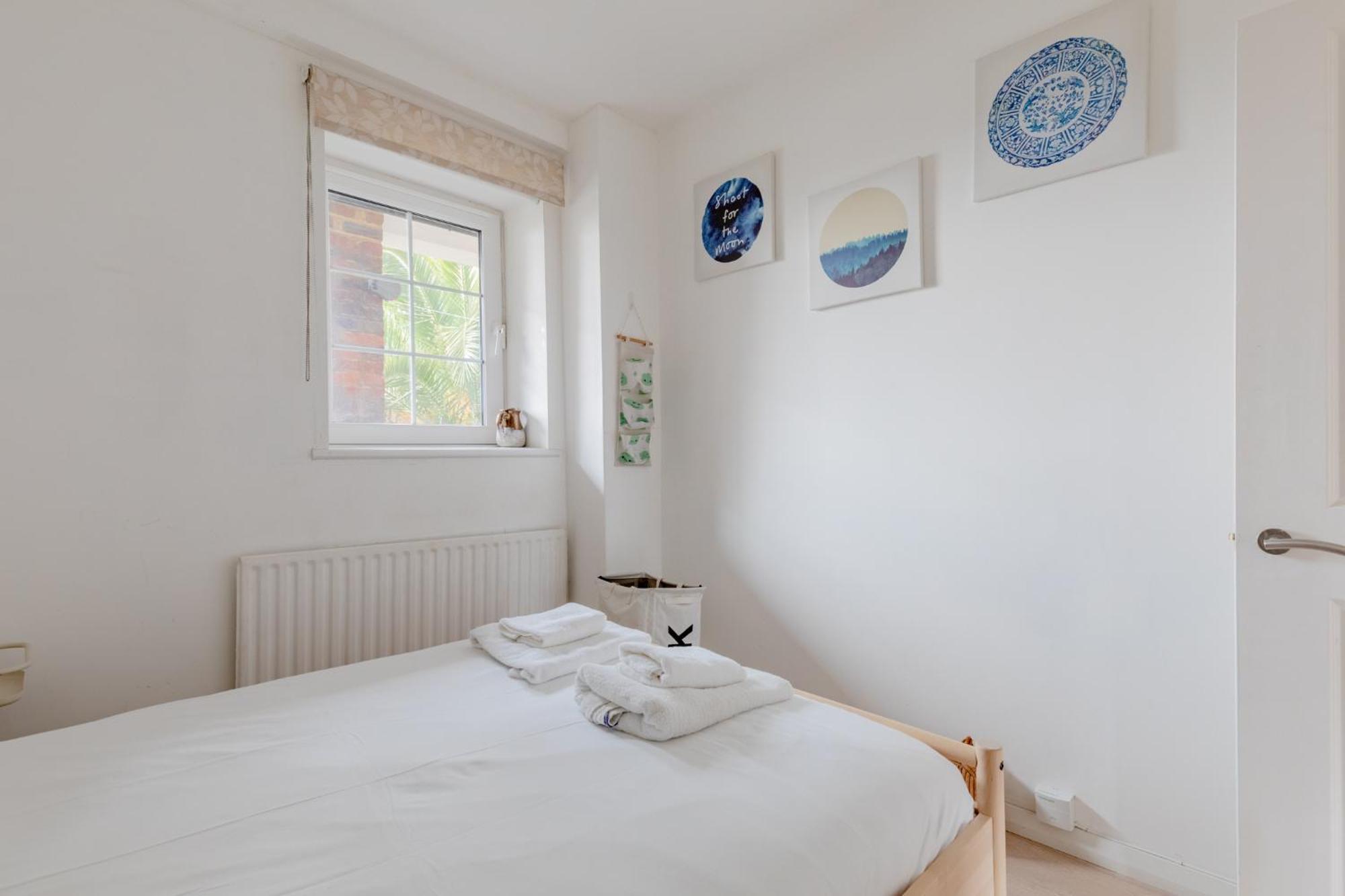 Bright Well Located 2bd Flat South East