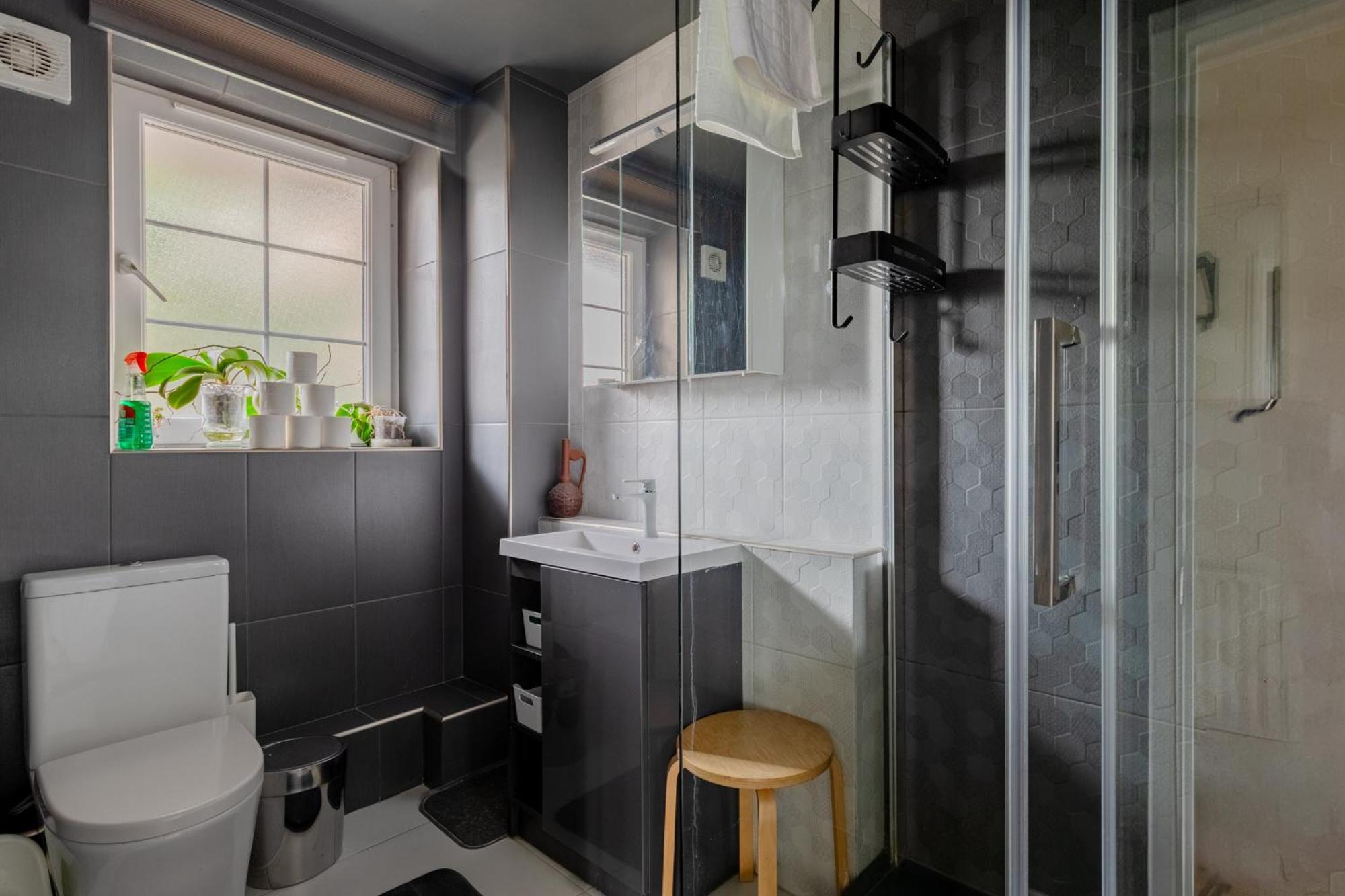 Apartment Bright Well Located 2bd Flat South East