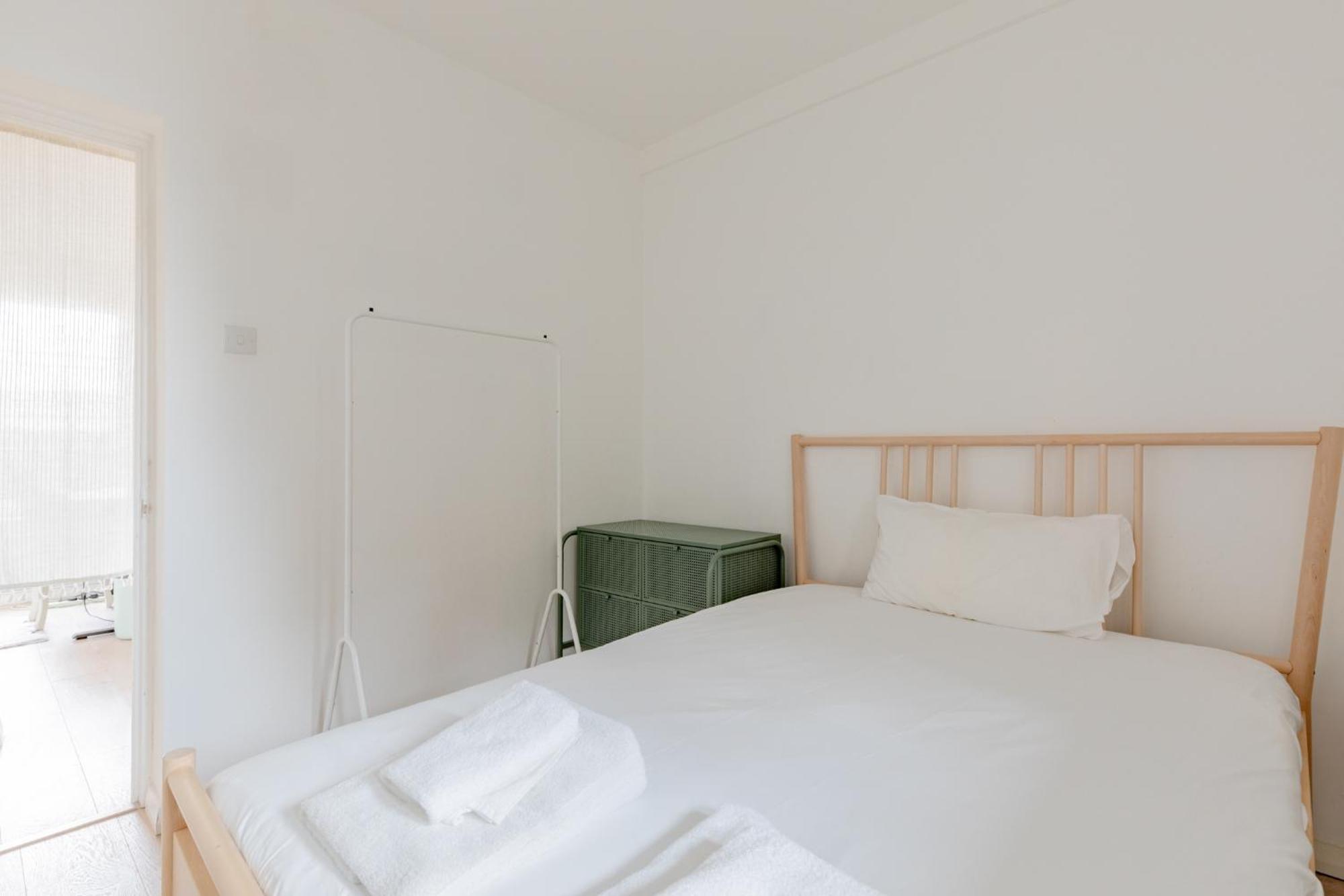 Bright Well Located 2bd Flat South East Apartment *