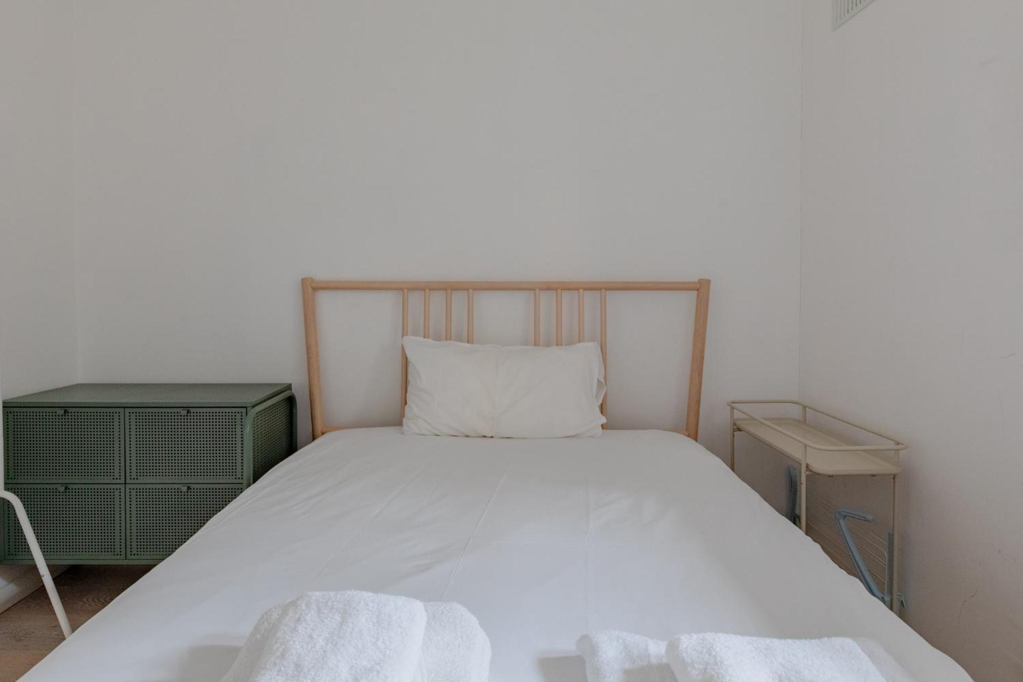 Apartment Bright Well Located 2bd Flat South East